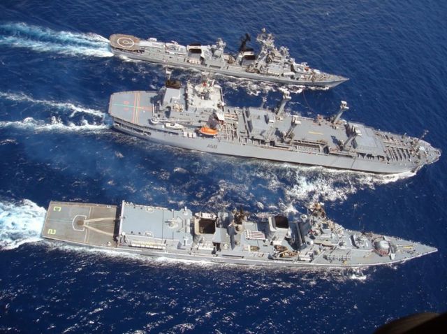 中國(guó)第三艘航空母艦下水，揭示強(qiáng)大國(guó)防新里程碑，中國(guó)第三艘航空母艦下水，國(guó)防實(shí)力再上新臺(tái)階