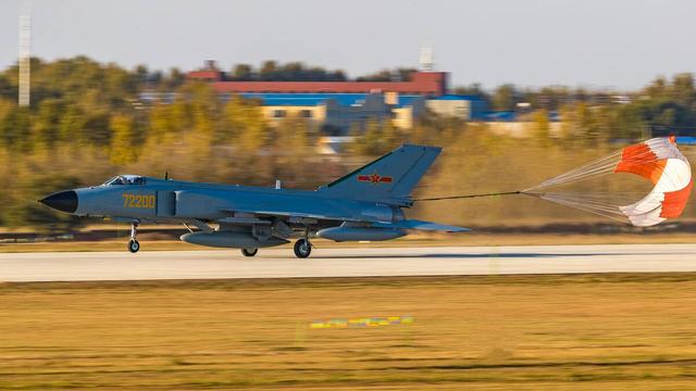 關(guān)于2022年殲-7還有多少架的探討，探討，殲-7戰(zhàn)機(jī)在2022年的數(shù)量概況