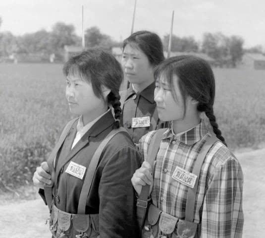 中國女兵老照片，歷史中的巾幗英雄形象展現(xiàn)，中國女兵老照片，歷史巾幗英雄形象展