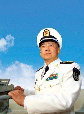遼寧艦現(xiàn)任艦長——中國海軍力量的新標桿，遼寧艦現(xiàn)任艦長，中國海軍力量的新典范
