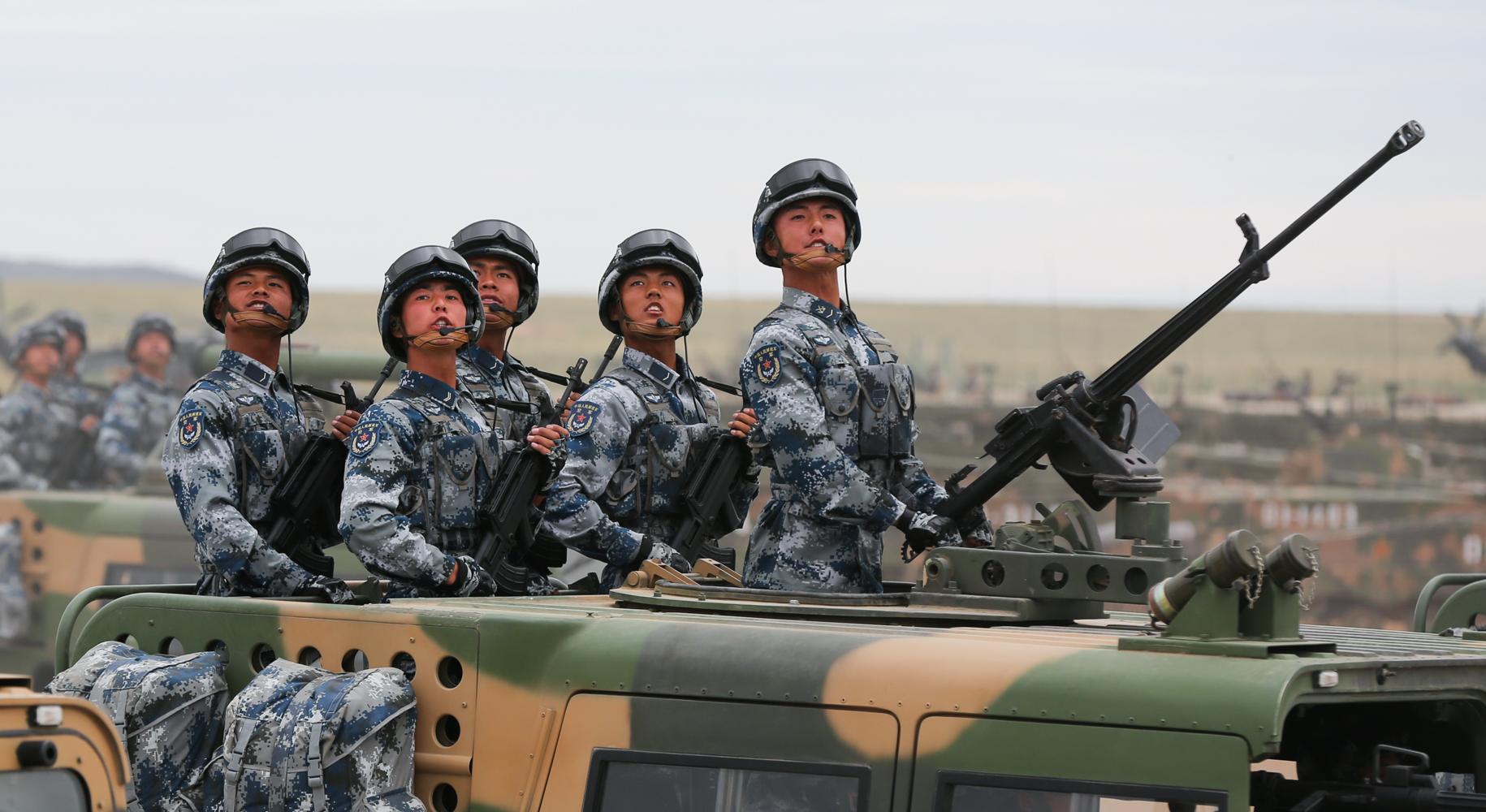 建軍90年閱兵完整版，回顧歷史，展望未來，建軍90年閱兵回顧，歷史印記與未來展望