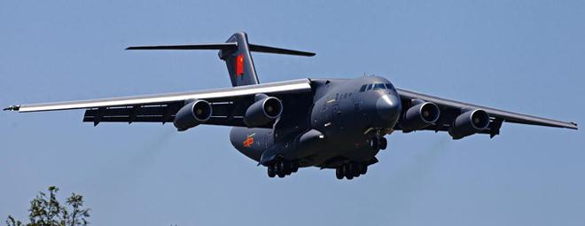 C17運(yùn)輸機(jī)與運(yùn)-20，空中巨人的對(duì)比與探討，C17運(yùn)輸機(jī)與運(yùn)-20空中巨人，對(duì)比與探討