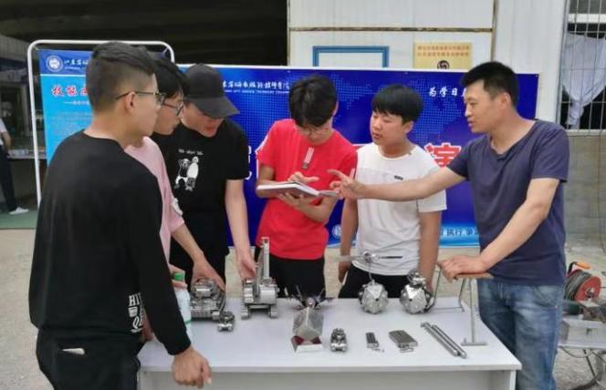 中國三艘航母尺寸對比，中國三艘航母尺寸對比，揭秘航母家族的力量與優(yōu)勢