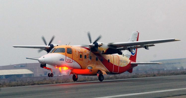運(yùn)-12飛機(jī)圖片，探索航空歷史，領(lǐng)略經(jīng)典之美，運(yùn)-12飛機(jī)經(jīng)典圖片，探索航空歷史，領(lǐng)略飛機(jī)之美