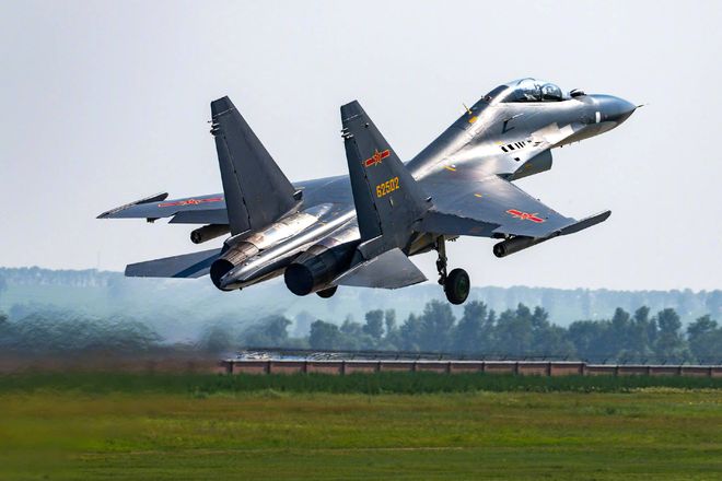 殲-11系列戰(zhàn)斗機(jī)，型號(hào)多樣，展現(xiàn)中國(guó)航空工業(yè)的輝煌成就，殲-11系列戰(zhàn)斗機(jī)，中國(guó)航空工業(yè)的璀璨明珠
