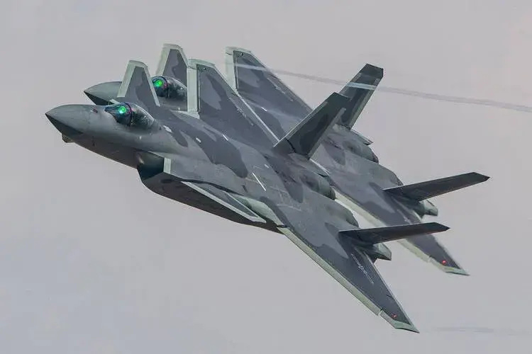 殲-20戰(zhàn)斗機簡筆畫教程與解析，殲-20戰(zhàn)斗機簡筆畫教程詳解及解析