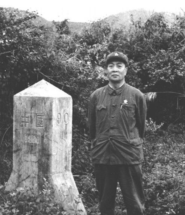 獨(dú)一無二的少將連長(zhǎng)——一位英雄的故事，獨(dú)一無二的少將連長(zhǎng)，英雄傳奇故事