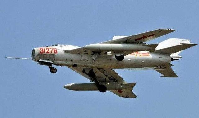 殲6戰(zhàn)斗機高清圖片，歷史、技術特點與現(xiàn)代價值，殲6戰(zhàn)斗機，歷史、技術特點與現(xiàn)代價值的高清圖片展現(xiàn)