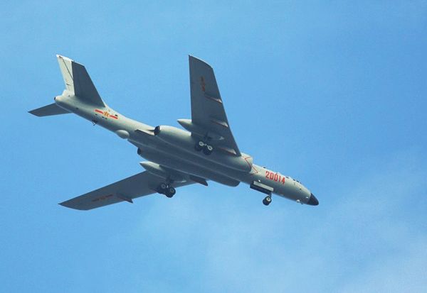 中國(guó)轟-30轟炸機(jī)，空中力量的嶄新篇章，中國(guó)轟-30轟炸機(jī)，空中力量的嶄新里程碑