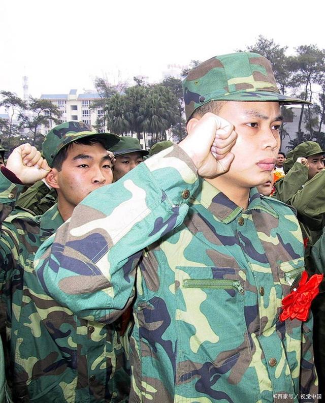 為什么大二當(dāng)兵最劃算？探索大學(xué)生入伍的最佳時機，大二入伍，探索大學(xué)生最佳入伍時機的原因與優(yōu)勢分析