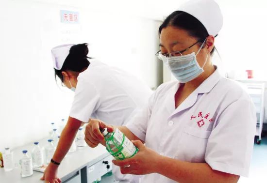 免費醫(yī)生咨詢，健康無憂，一站式解決您的健康問題，免費醫(yī)生咨詢，一站式解決健康煩惱，無憂健康保障
