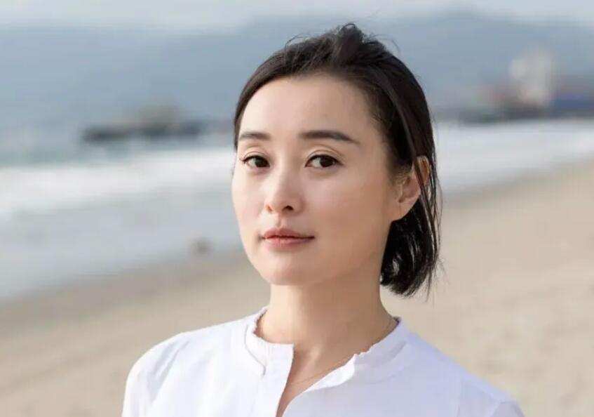 吳越丈夫揭秘，究竟是誰與這位才子才女共度人生？，吳越才子背后的情感揭秘，誰與這位才子才女共度人生？