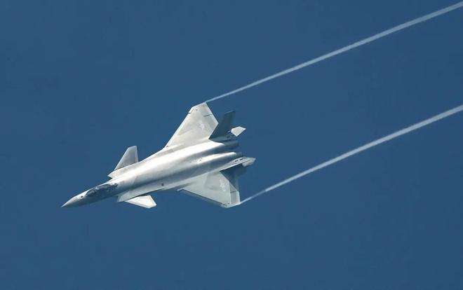 殲-20C，新一代空中霸主，展現(xiàn)中國航空工業(yè)的驕傲，殲-20C，中國航空工業(yè)的空中霸主與新驕傲亮相