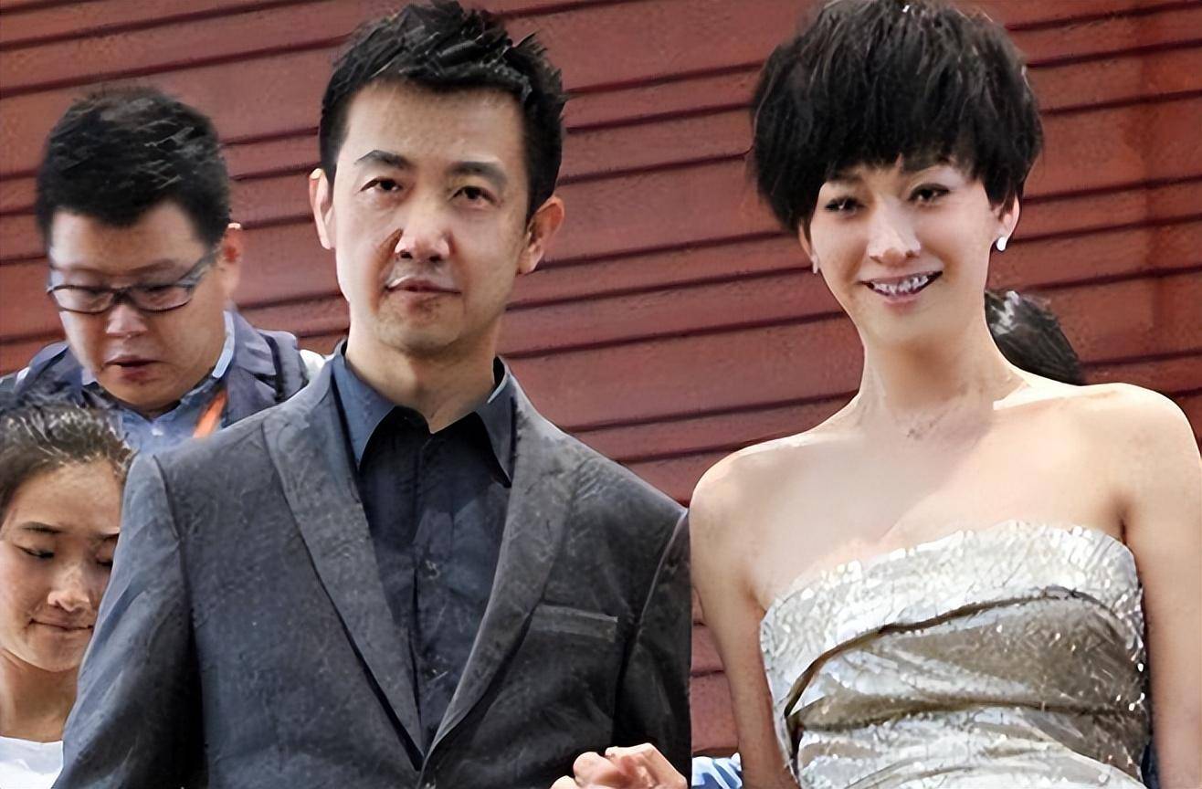 李小冉與鄢頗的個人資料，深入了解兩位明星的生涯與背景，李小冉與鄢頗，明星生涯與背景深度解析