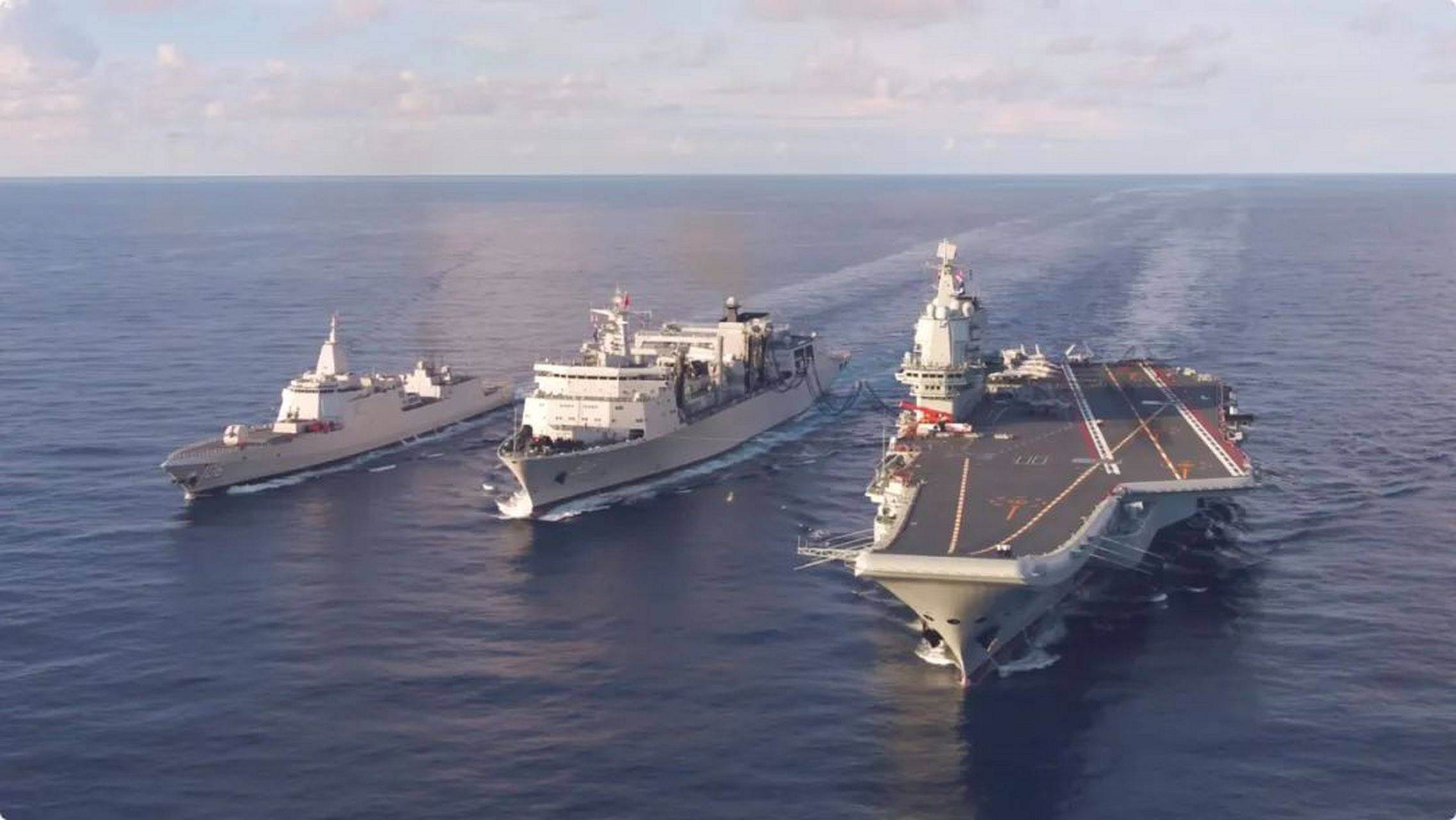 山東艦航母編隊(duì)，強(qiáng)大的海上力量展現(xiàn)，山東艦航母編隊(duì)，展現(xiàn)強(qiáng)大海上力量