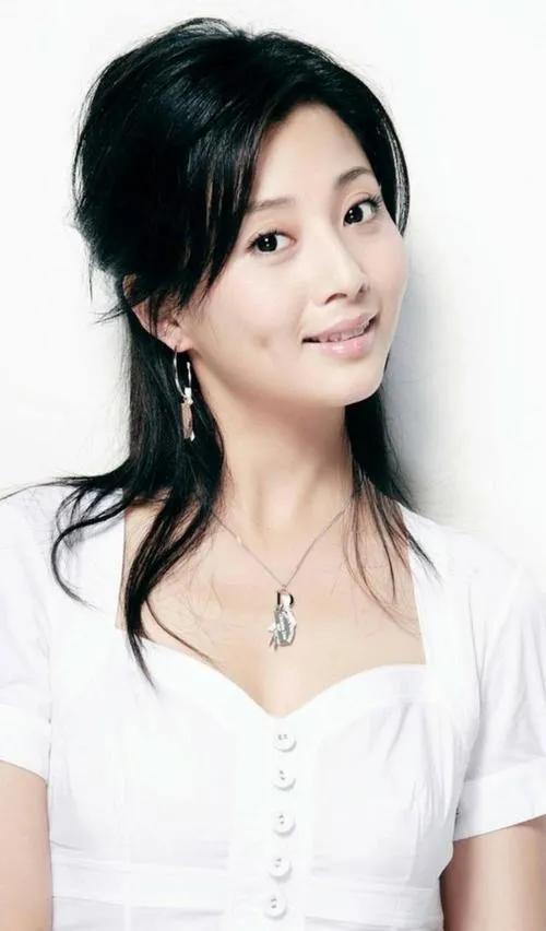 中國(guó)最美的女明星有哪些，中國(guó)最美女明星盤點(diǎn)，驚艷熒屏的佳人風(fēng)采