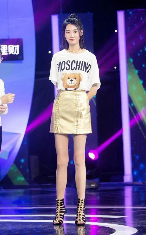 謝娜個人資料，出生日期、身高及其他詳細信息，謝娜個人檔案，生日、身高及其他詳細信息揭秘