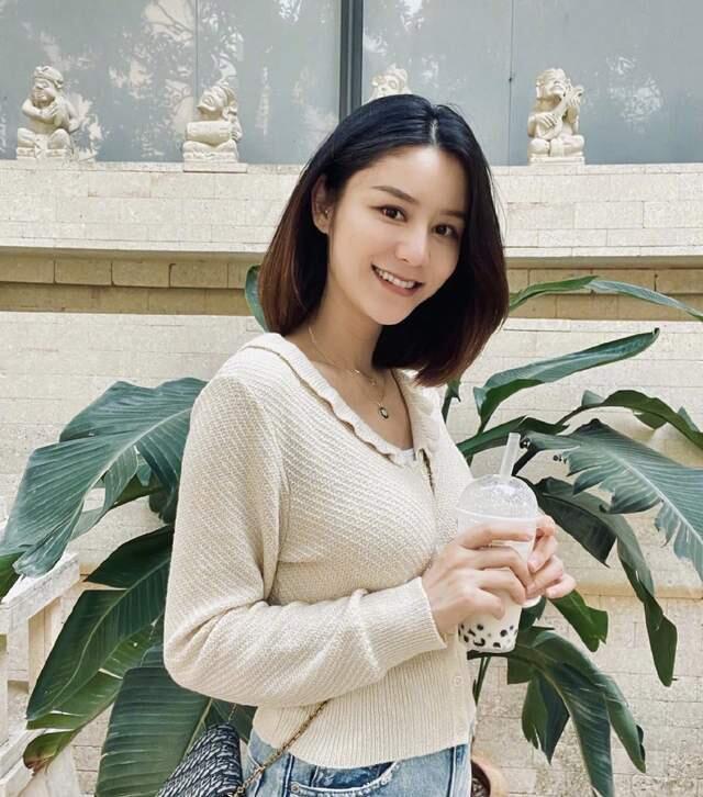 張馨月個人資料，探索明星的璀璨人生，張馨月個人資料，揭秘明星璀璨人生之旅