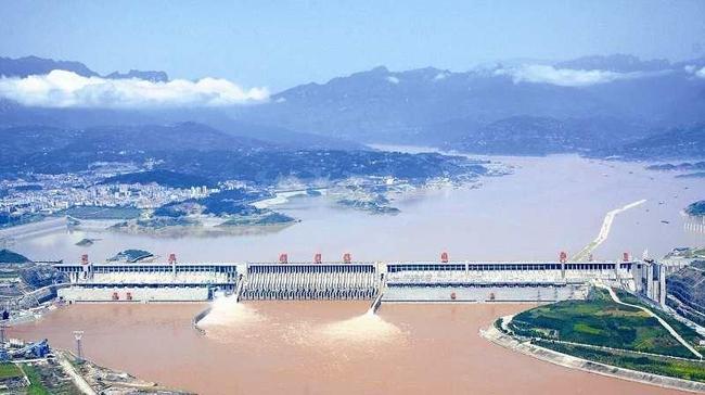 湖北三峽大壩景區(qū)，領(lǐng)略壯麗工程的奇跡與大自然的魅力，湖北三峽大壩景區(qū)，壯麗工程與自然魅力的完美融合