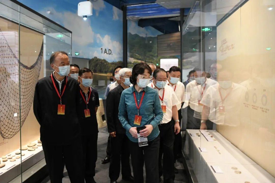 澳門今晚必開一肖掛牌，揭秘生肖運(yùn)勢與博彩文化交融的神秘面紗，澳門今晚生肖運(yùn)勢揭秘，博彩文化與生肖運(yùn)勢交融的神秘面紗