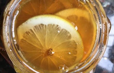 蜂蜜檸檬水的作用與功效，健康飲品的新選擇，蜂蜜檸檬水，健康飲品的新選擇及其功效與作用