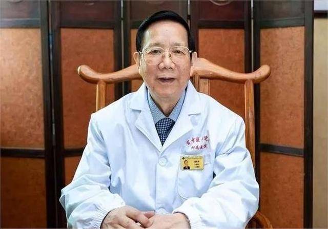 中醫(yī)治療腫瘤第一人，開(kāi)創(chuàng)腫瘤治療新紀(jì)元，開(kāi)創(chuàng)腫瘤治療新紀(jì)元，中醫(yī)大師引領(lǐng)腫瘤治療新時(shí)代